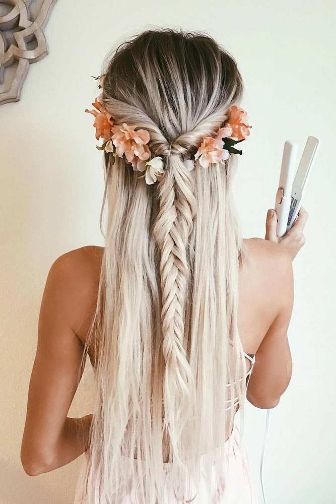 Fashionable shoes and stylish outfits all of this aren't completed without a beautiful hairstyle. Look at these 21 cutest and most beautiful hairstyle ideas for inspiration!