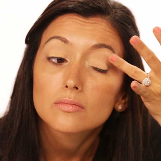 Lack of sleep and tired eyes can spoil your look, no doubt! But here're these amazing Makeup Tricks that can help you look more awake!