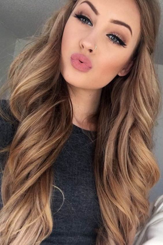 See our collection of Ideas for Light Brown Hair with Highlights and Lowlights and get inspired!