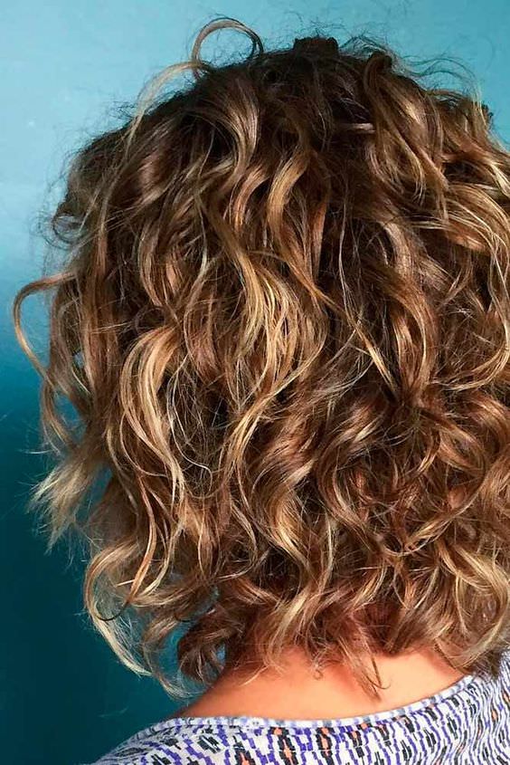 21 Beloved Short Curly Hairstyles for Women of Any Age! - Fashion Daily